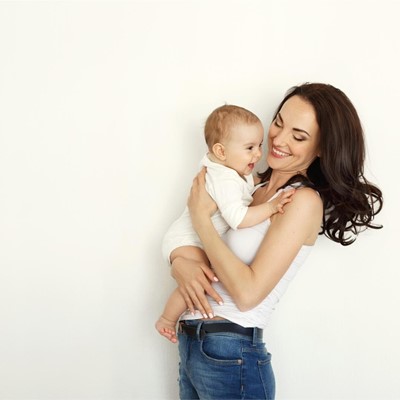 ¿Acabas de ser mamá? Recupera el grosor de tu cabello con Nioxin