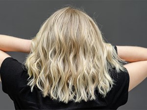 ¿Estás pensando en unas mechas? Inspírate con estas ideas