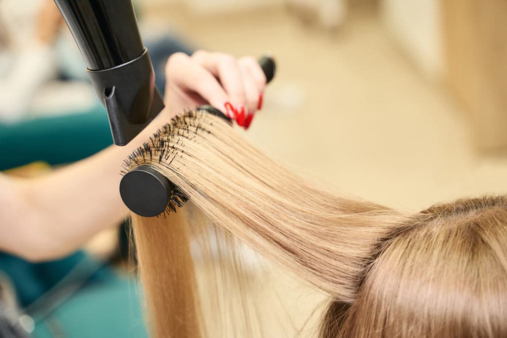 ¿Quieres hacerte mechas en Vigo? Somos la peluquería que estás buscando