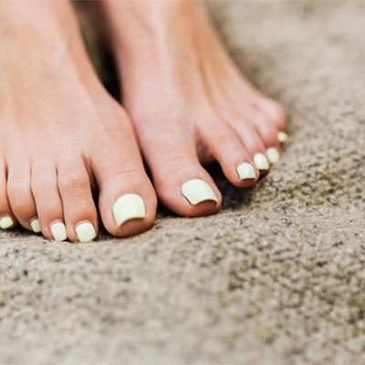 Pedicuras permanentes y semipermanentes, ¿cuál es la diferencia?
