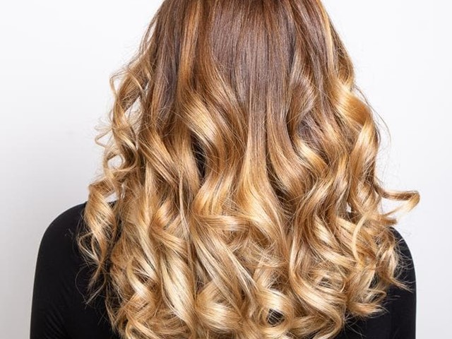 ¿Qué es el balayage y cómo puede realzar mis facciones y estilo?